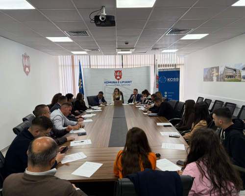 Përfaqësuesit Komunalë në Lipjan Diskutojnë Rolin e Qeverive Lokale në Promovimin e Sundimit të Ligjit dhe Vlerave të BE-së