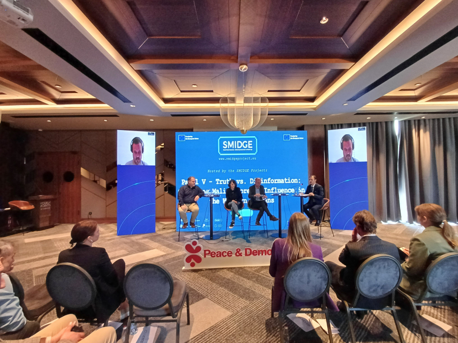 Projekti SMIDGE organizoi një panel diskutimi mbi dezinformimin në  kuadër të samitit KPDS të  mbajtur në Prishtinë