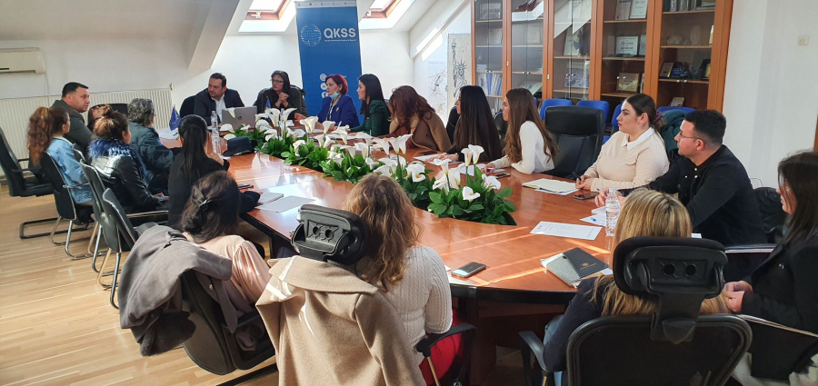 Takimi në Suharekë me komunitetin e grave dhe përfaqësuesit e institucioneve lokale
