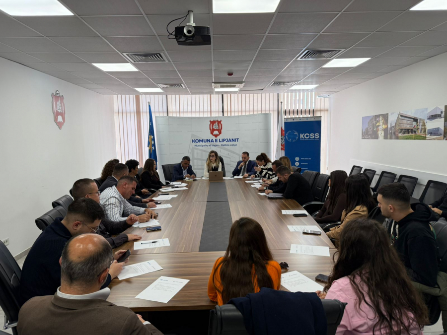 Përfaqësuesit Komunalë në Lipjan Diskutojnë Rolin e Qeverive Lokale në Promovimin e Sundimit të Ligjit dhe Vlerave të BE-së